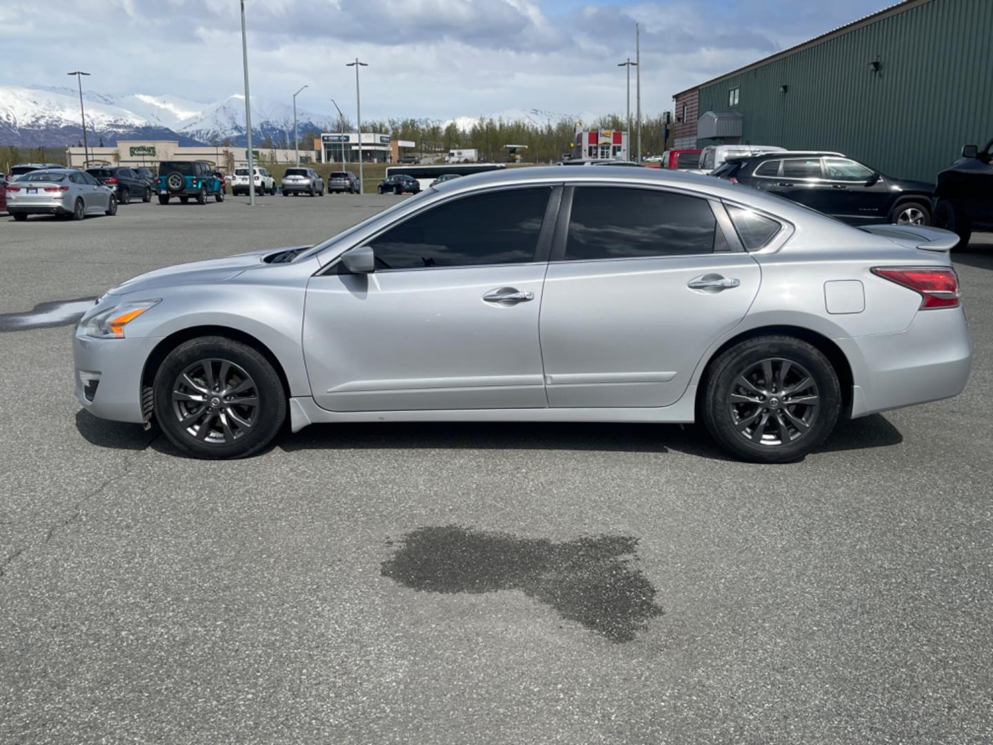 2015 SILVER NISSAN ALTIMA 2.5 (1N4AL3AP4FC) with an 2.5L engine, Continuously Variable transmission, located at 1960 Industrial Drive, Wasilla, 99654, (907) 274-2277, 61.573475, -149.400146 - Photo#1